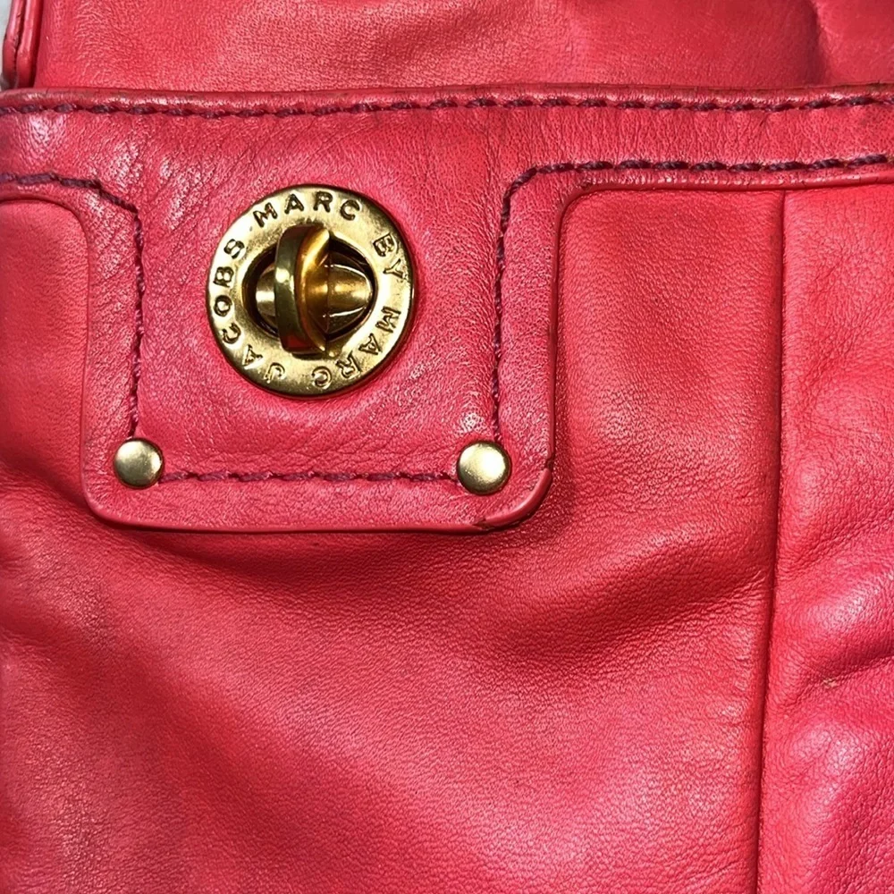 Marc by Marc Jacobs  Crossbody bag   coral red  GUC refurb. 2 Turnlock Front Poc